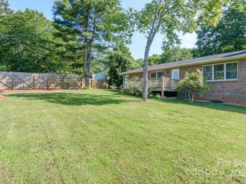 1045 Carousel Lane, Hendersonville, NC 28792.  MLS# CAR4276412, YatesRealty ID 29341. 