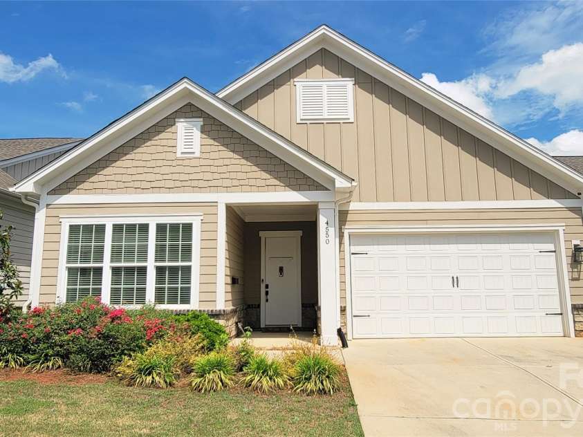 4550 Stellata Loop, Sherrills Ford, NC 28673.  MLS# CAR4391603, YatesRealty ID 29341. 