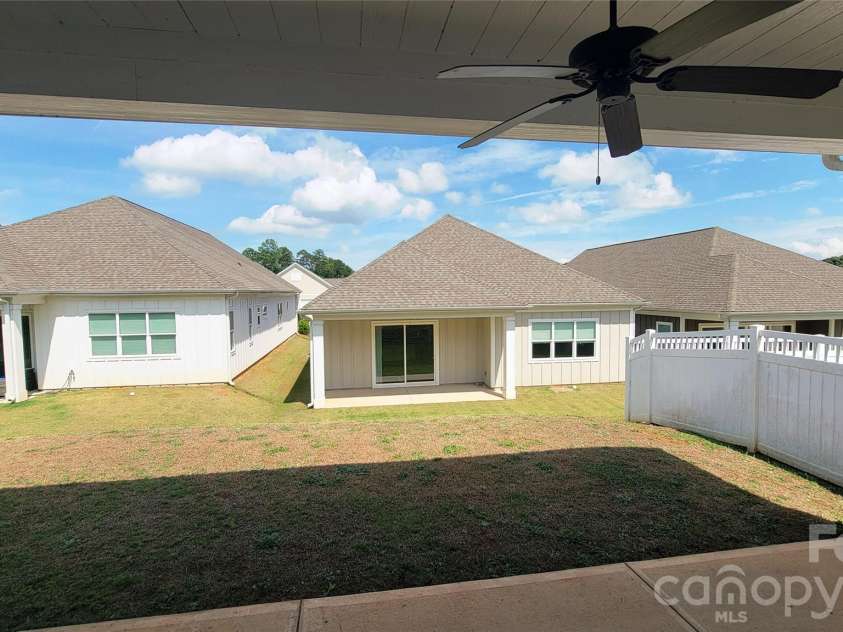 4550 Stellata Loop, Sherrills Ford, NC 28673.  MLS# CAR4391603, YatesRealty ID 29341. 