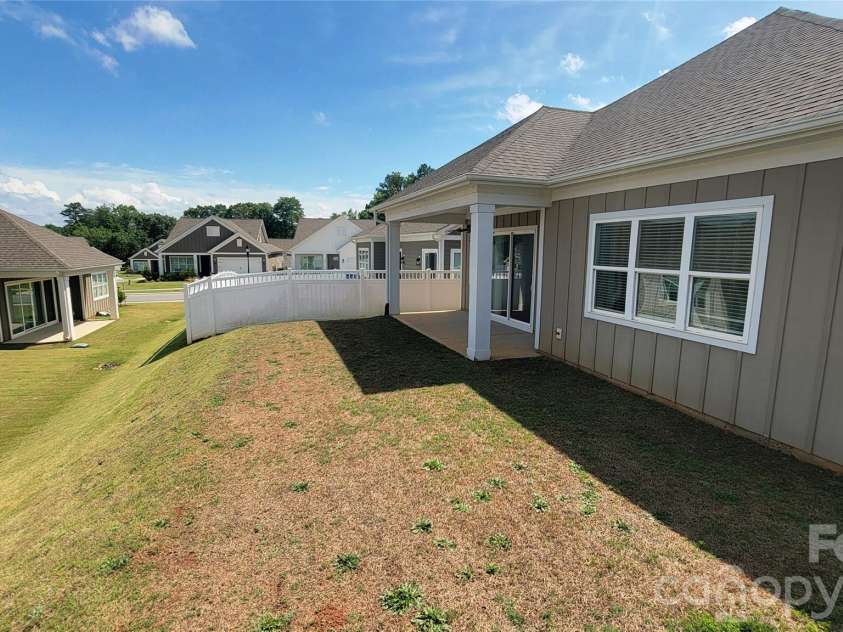 4550 Stellata Loop, Sherrills Ford, NC 28673.  MLS# CAR4391603, YatesRealty ID 29341. 
