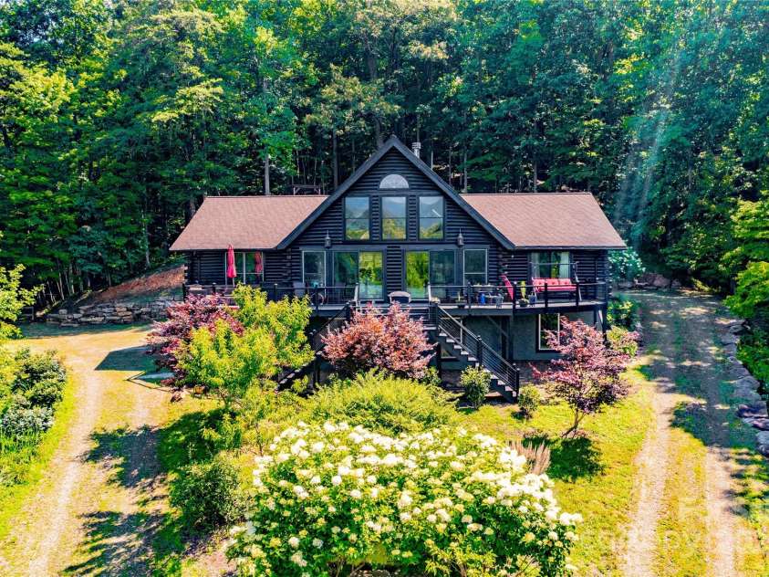 81 Garnet Drive, Leicester, NC 28748.  MLS# CAR4281665, YatesRealty ID 29343. 