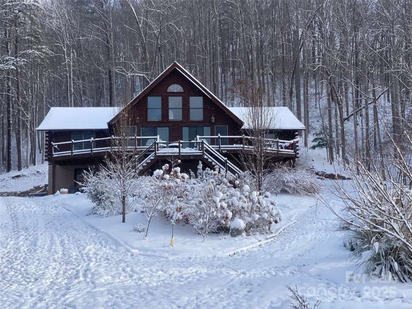 81 Garnet Drive, Leicester, NC 28748.  MLS# CAR4281665, YatesRealty ID 29343. 