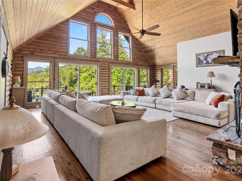 81 Garnet Drive, Leicester, NC 28748.  MLS# CAR4281665, YatesRealty ID 29343. 