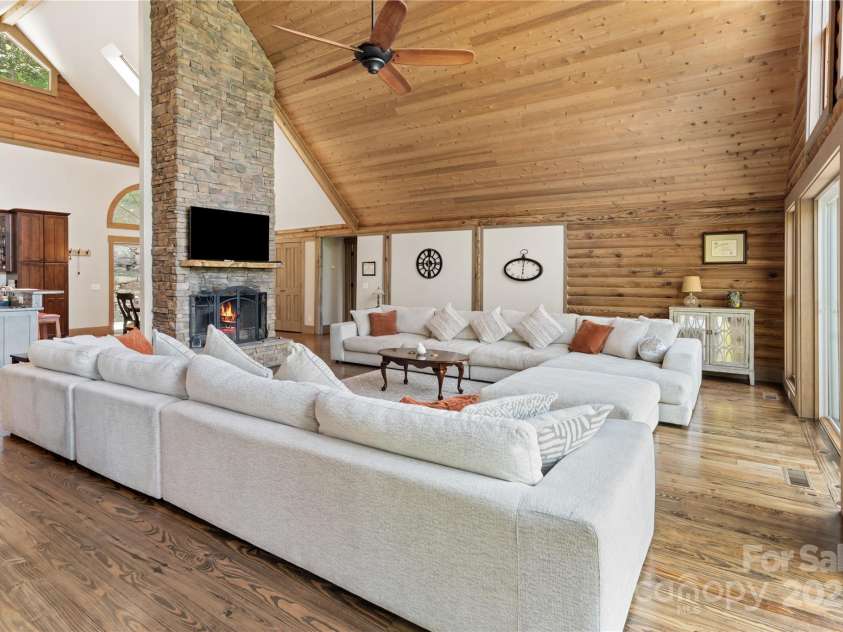 81 Garnet Drive, Leicester, NC 28748.  MLS# CAR4281665, YatesRealty ID 29343. 