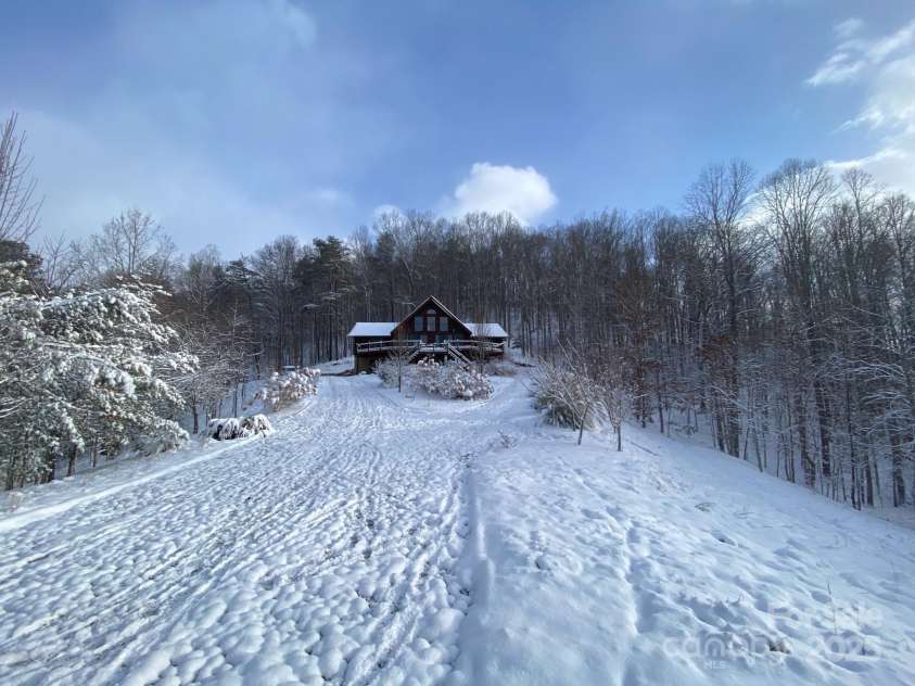 81 Garnet Drive, Leicester, NC 28748.  MLS# CAR4281665, YatesRealty ID 29343. 