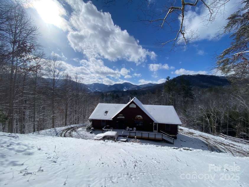 81 Garnet Drive, Leicester, NC 28748.  MLS# CAR4281665, YatesRealty ID 29343. 