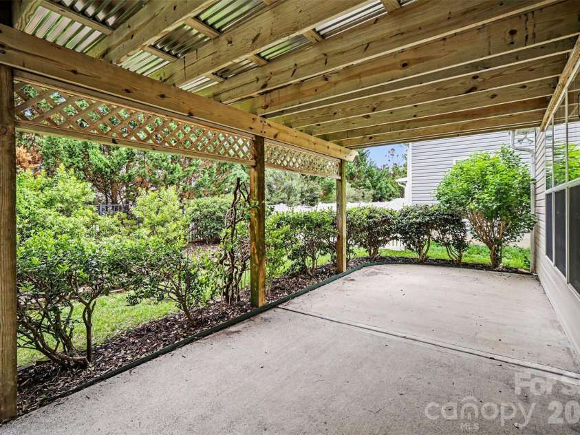 1116 Millbank Drive, Matthews, NC 28104.  MLS# CAR4379863, YatesRealty ID 29344. 