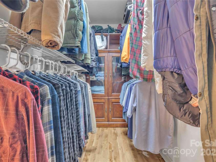 187 Meadow Drive, Jefferson, NC 28640.  MLS# CAR4284841, YatesRealty ID 29346. 