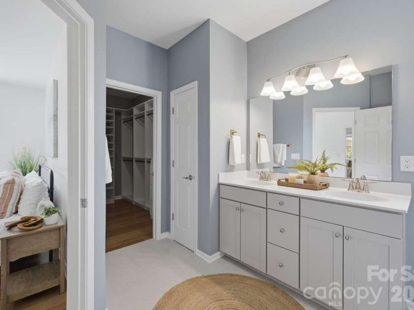 190 Water Leaf Drive, Weaverville, NC 28787.  MLS# CAR4387080, YatesRealty ID 29346. Spacious walk-in closet