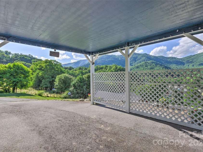 262 Lewis Lane, Maggie Valley, NC 28751.  MLS# CAR4265757, YatesRealty ID 29347. 