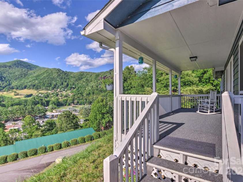 262 Lewis Lane, Maggie Valley, NC 28751.  MLS# CAR4265757, YatesRealty ID 29347. Outdoor livingis a breeze!