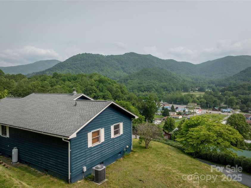 262 Lewis Lane, Maggie Valley, NC 28751.  MLS# CAR4265757, YatesRealty ID 29347. View