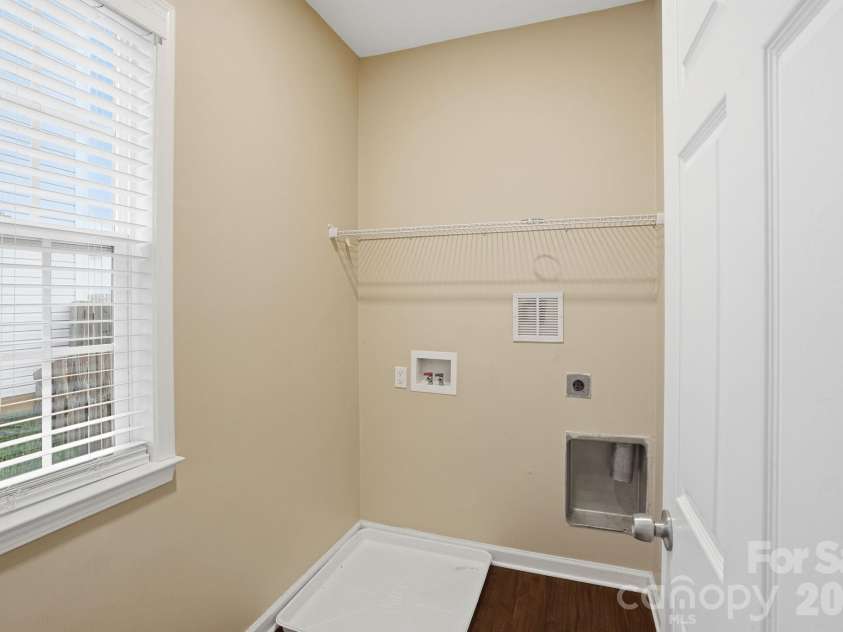 2910 Azalea Hills Drive, Charlotte, NC 28262.  MLS# CAR4385950, YatesRealty ID 29347. 