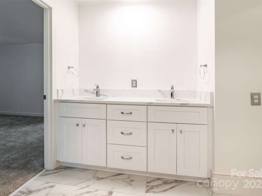 1490 Quiet Acres Circle, Rock Hill, SC 29732.  MLS# CAR4281942, YatesRealty ID 29348. 