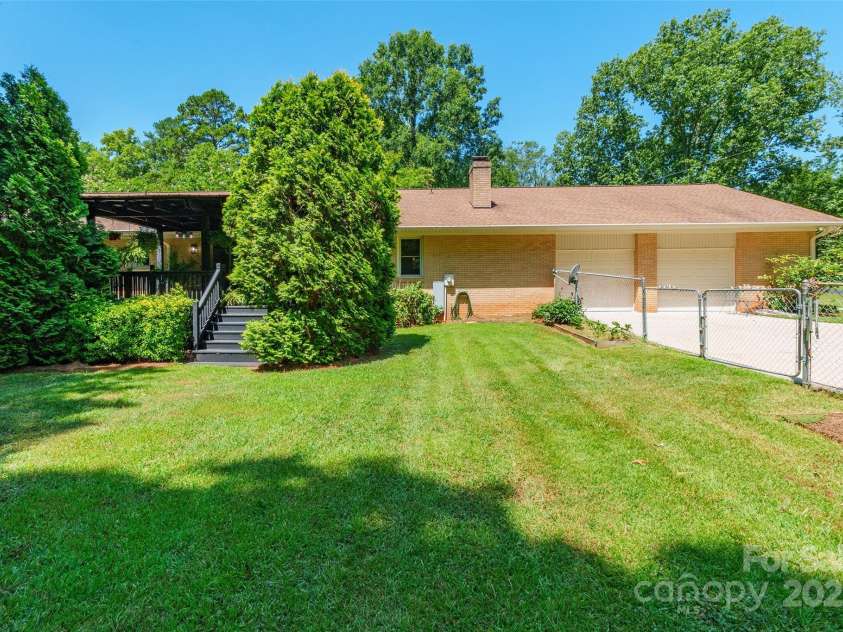 1490 Quiet Acres Circle, Rock Hill, SC 29732.  MLS# CAR4281942, YatesRealty ID 29348. 