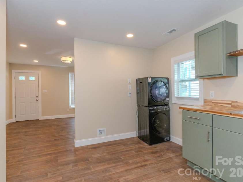 315 Broad Drive, Concord, NC 28025.  MLS# CAR4385605, YatesRealty ID 29348. 
