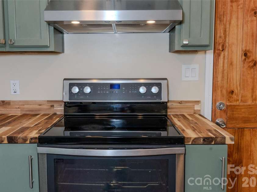 315 Broad Drive, Concord, NC 28025.  MLS# CAR4385605, YatesRealty ID 29348. 
