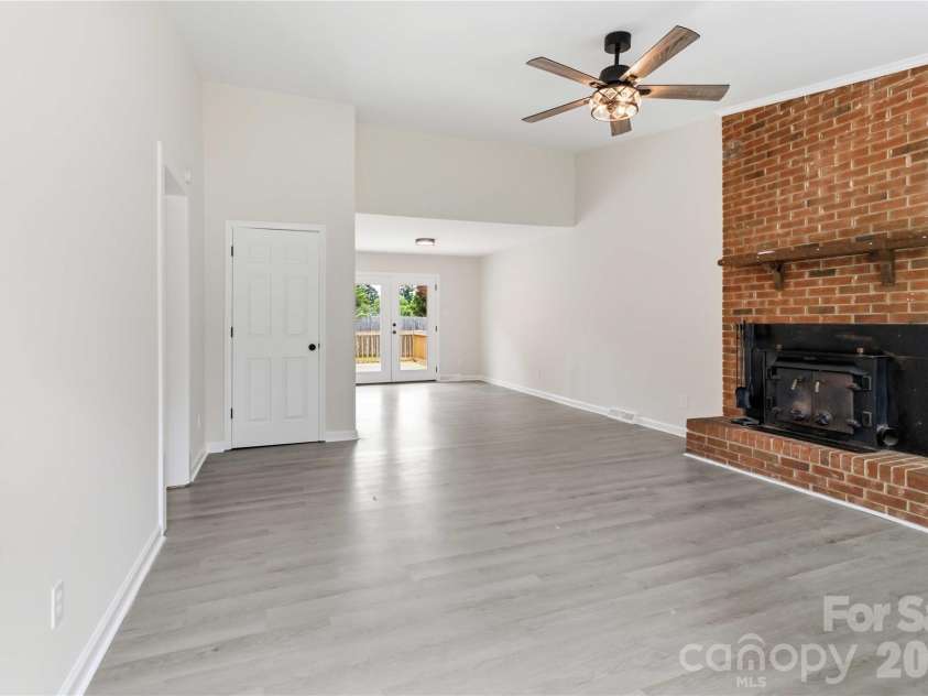 992 Twin Lakes Road, Rock Hill, SC 29732.  MLS# CAR4390210, YatesRealty ID 29349. 