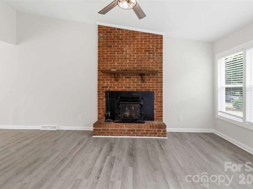 992 Twin Lakes Road, Rock Hill, SC 29732.  MLS# CAR4390210, YatesRealty ID 29349. 