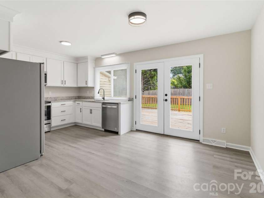 992 Twin Lakes Road, Rock Hill, SC 29732.  MLS# CAR4390210, YatesRealty ID 29349. 