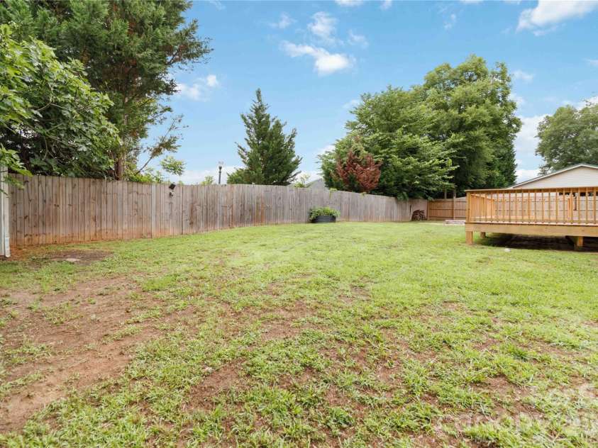 992 Twin Lakes Road, Rock Hill, SC 29732.  MLS# CAR4390210, YatesRealty ID 29349. 