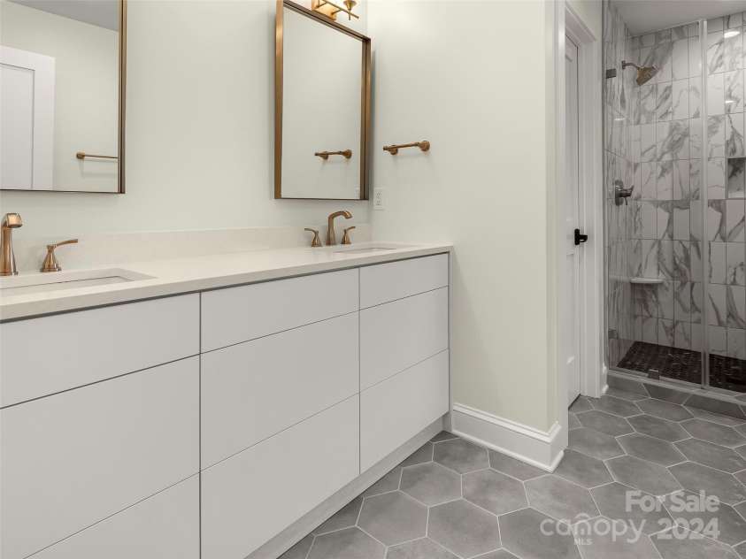 120 Braeside Circle, Asheville, NC 28803.  MLS# CAR4196509, YatesRealty ID 2935. 