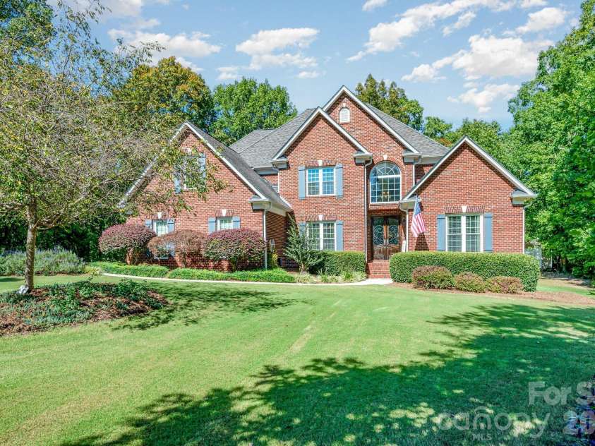 400 Foxglove Lane, Indian Trail, NC 28079.  MLS# CAR4336629, YatesRealty ID 2935. 