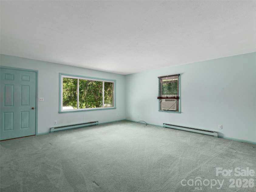 25 Moody Road, Asheville, NC 28806.  MLS# CAR4389966, YatesRealty ID 29350. 
