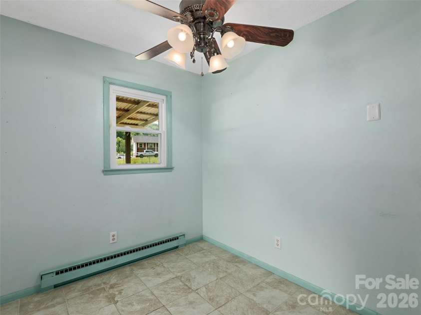 25 Moody Road, Asheville, NC 28806.  MLS# CAR4389966, YatesRealty ID 29350. 