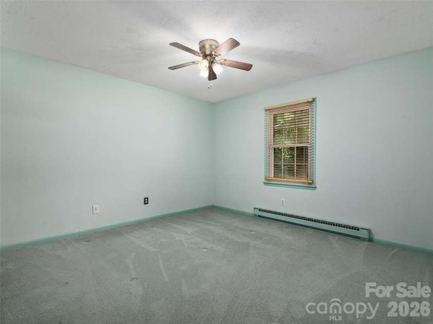 25 Moody Road, Asheville, NC 28806.  MLS# CAR4389966, YatesRealty ID 29350. 