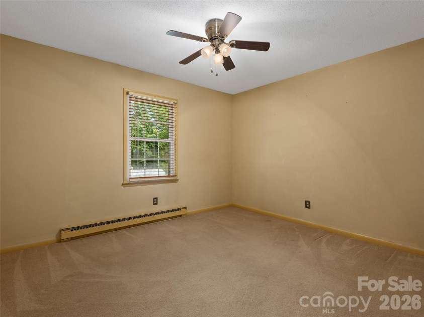 25 Moody Road, Asheville, NC 28806.  MLS# CAR4389966, YatesRealty ID 29350. 