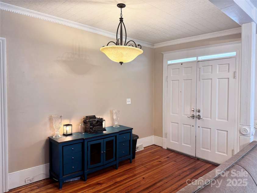 121 Academy Street, Chester, SC 29706.  MLS# CAR4287114, YatesRealty ID 29351. 