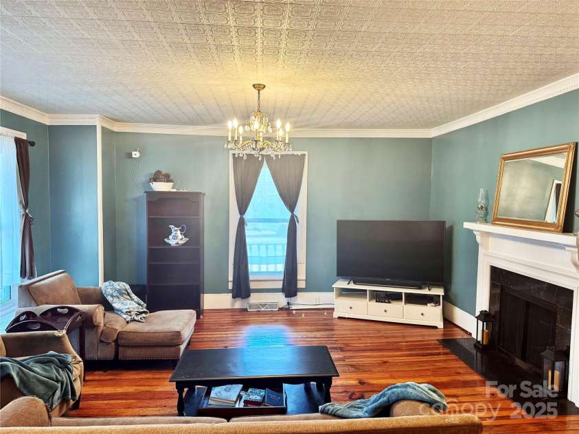 121 Academy Street, Chester, SC 29706.  MLS# CAR4287114, YatesRealty ID 29351. 