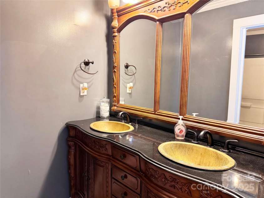 121 Academy Street, Chester, SC 29706.  MLS# CAR4287114, YatesRealty ID 29351. 