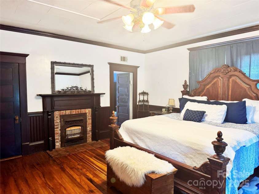 121 Academy Street, Chester, SC 29706.  MLS# CAR4287114, YatesRealty ID 29351. 