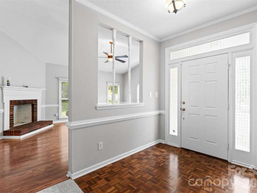 2001 Colony Hill Drive, Charlotte, NC 28214.  MLS# CAR4386555, YatesRealty ID 29351. 