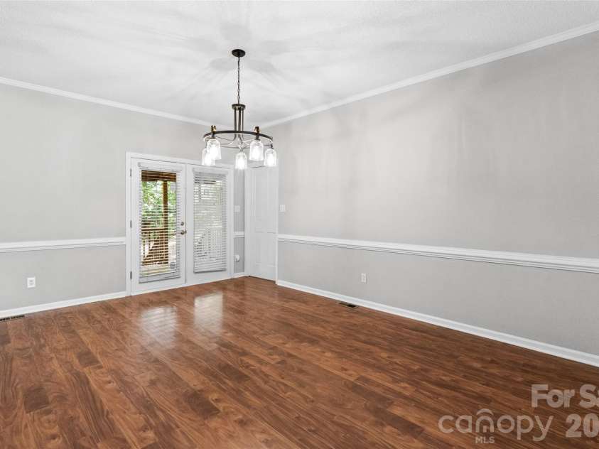 2001 Colony Hill Drive, Charlotte, NC 28214.  MLS# CAR4386555, YatesRealty ID 29351. 