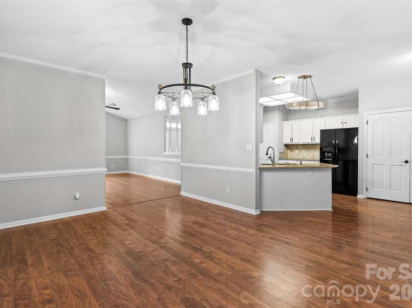 2001 Colony Hill Drive, Charlotte, NC 28214.  MLS# CAR4386555, YatesRealty ID 29351. 