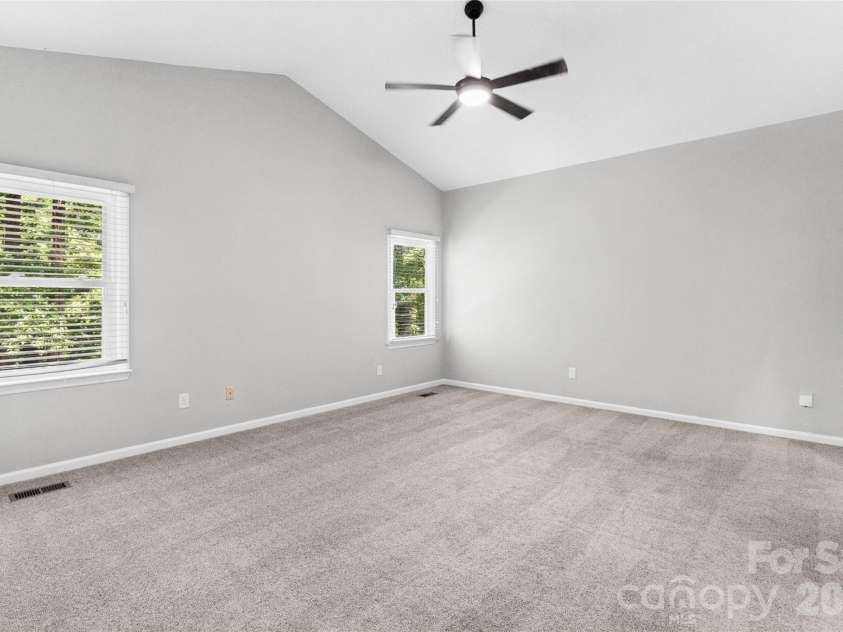 2001 Colony Hill Drive, Charlotte, NC 28214.  MLS# CAR4386555, YatesRealty ID 29351. 