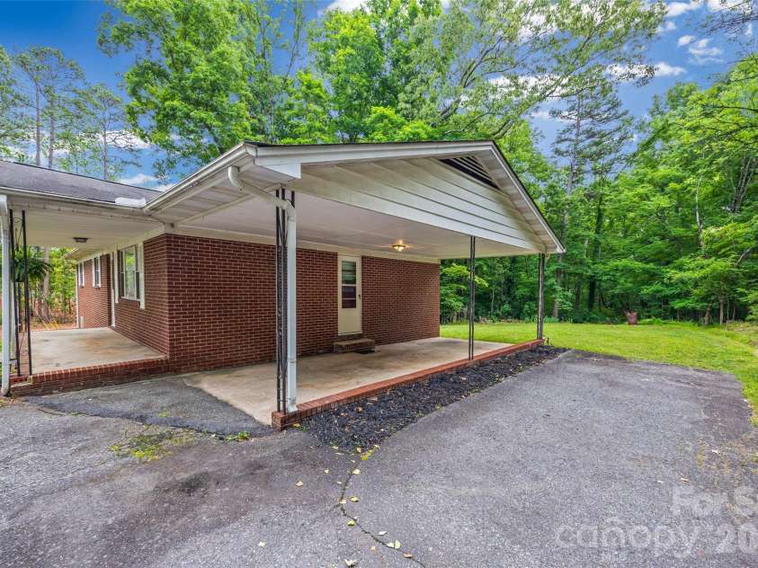 2380 Dixon Road, Belmont, NC 28012.  MLS# CAR4380072, YatesRealty ID 29352. 