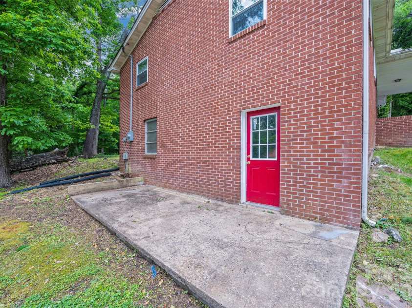 2380 Dixon Road, Belmont, NC 28012.  MLS# CAR4380072, YatesRealty ID 29352. 