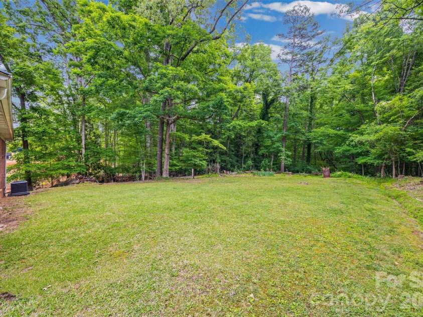 2380 Dixon Road, Belmont, NC 28012.  MLS# CAR4380072, YatesRealty ID 29352. 