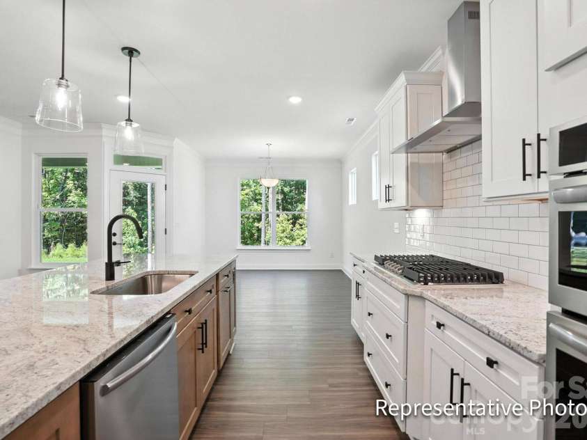 4469 Blue Mound Court, Stanley, NC 28164.  MLS# CAR4384826, YatesRealty ID 29353. Kitchen