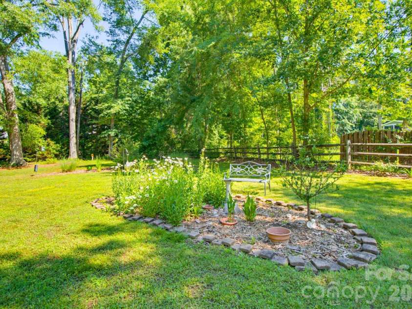 7148 Plough Drive, Mint Hill, NC 28227.  MLS# CAR4387678, YatesRealty ID 29355. 