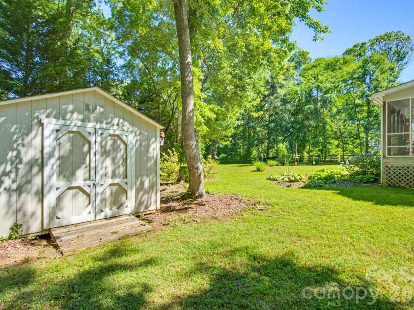 7148 Plough Drive, Mint Hill, NC 28227.  MLS# CAR4387678, YatesRealty ID 29355. 