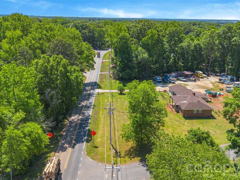 3501 Shopton Road, Charlotte, NC 28217.  MLS# CAR4383387, YatesRealty ID 29356. 
