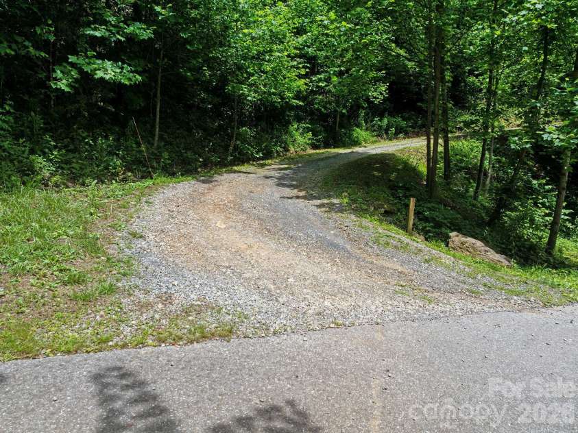 174 deep woods Trail, Canton, NC 28716.  MLS# CAR4378961, YatesRealty ID 29357. Bottom of driveway.