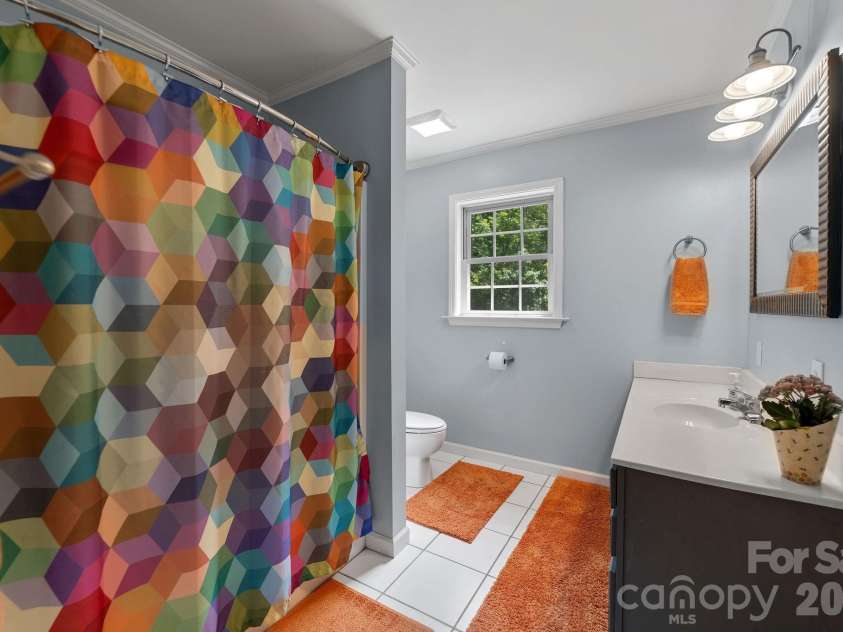 174 deep woods Trail, Canton, NC 28716.  MLS# CAR4378961, YatesRealty ID 29357. Full bathroom upstairs 