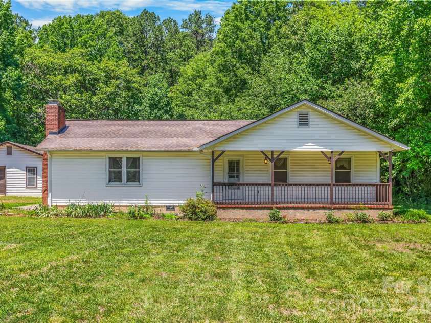 141 Winged Elm Lane, Mooresville, NC 28115.  MLS# CAR4391034, YatesRealty ID 29358. 