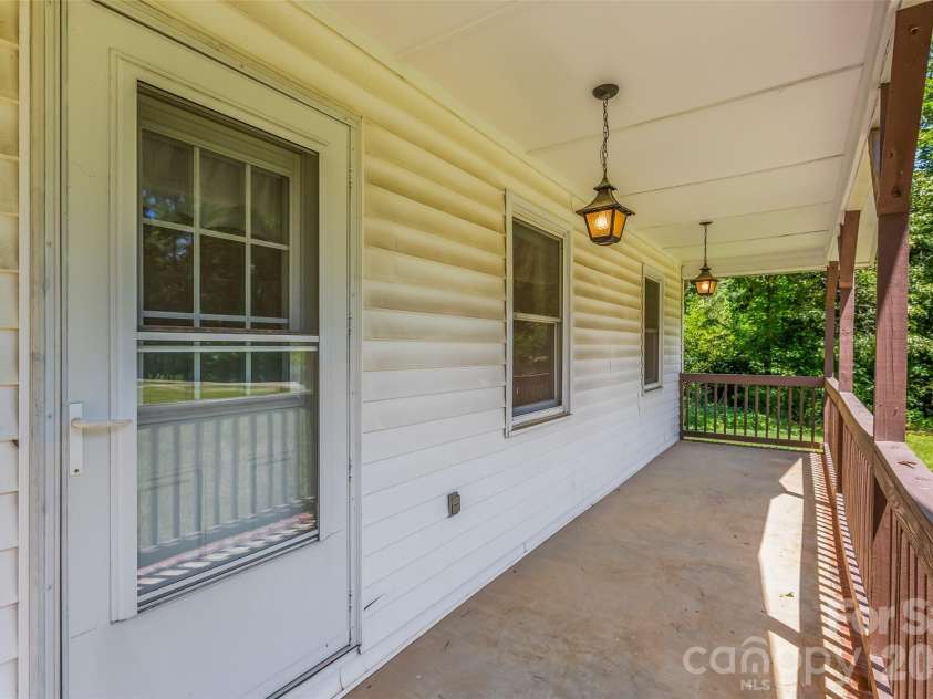 141 Winged Elm Lane, Mooresville, NC 28115.  MLS# CAR4391034, YatesRealty ID 29358. 